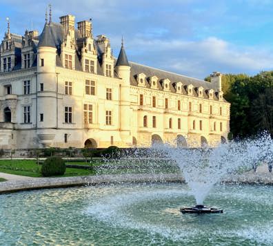 Loire Valley Castles trips from Paris. Small-groups & Private.